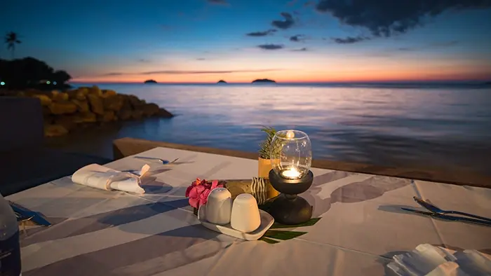 beach dining